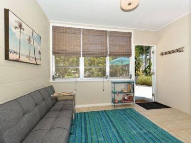 Holmes Beach sleeps 6 on Anna Maria Island